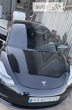 Седан Tesla Model 3 2020 в Вишневом