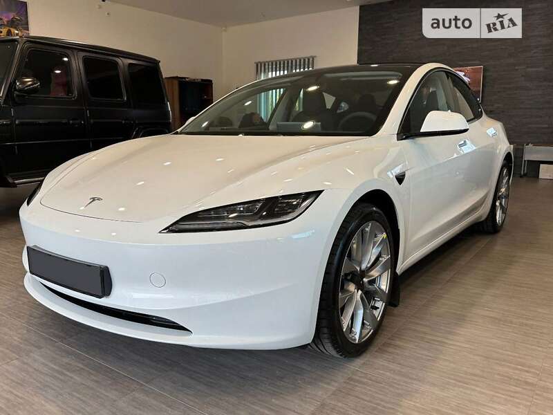 Седан Tesla Model 3 2024 в Киеве