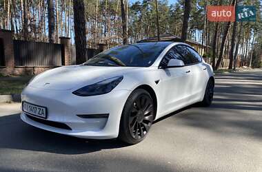 Седан Tesla Model 3 2022 в Киеве