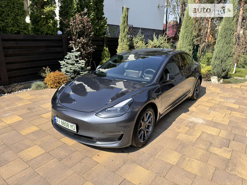 Седан Tesla Model 3 2023 в Киеве