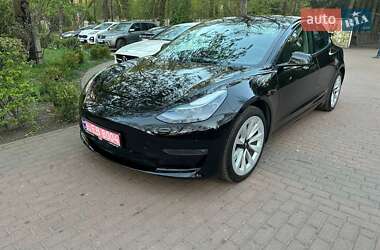 Седан Tesla Model 3 2022 в Киеве