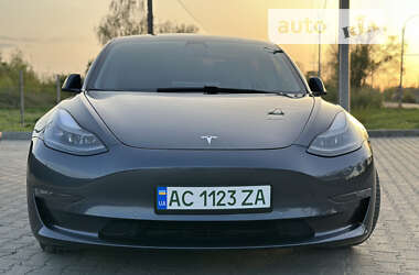 Седан Tesla Model 3 2021 в Луцке