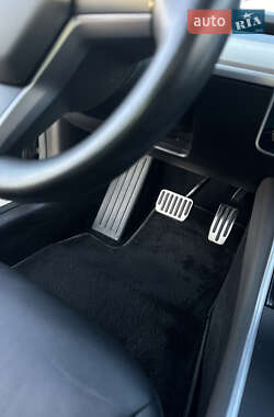 Седан Tesla Model 3 2019 в Киеве