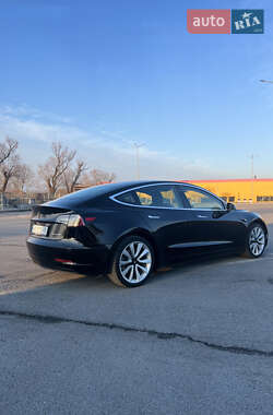 Седан Tesla Model 3 2019 в Киеве