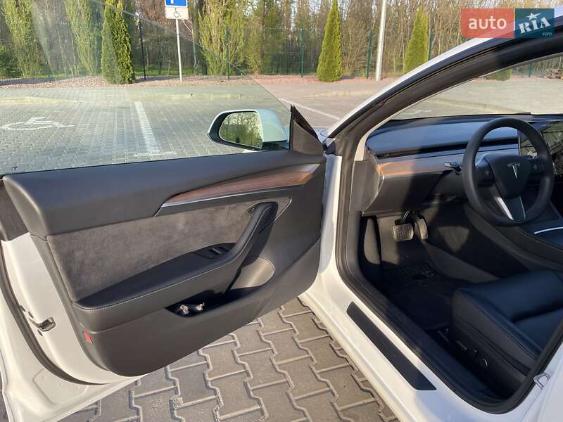 Седан Tesla Model 3 2021 в Кременчуге