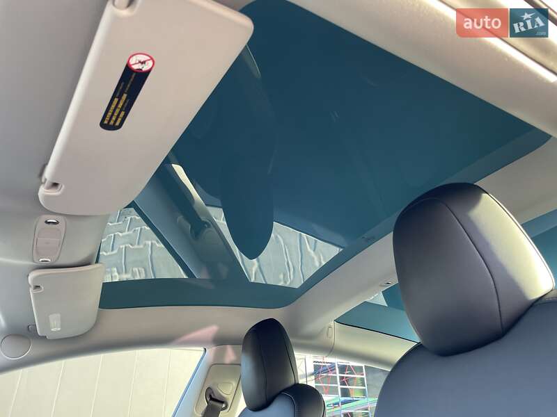 Седан Tesla Model 3 2021 в Кременчуге