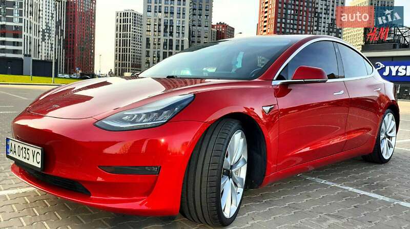 Седан Tesla Model 3 2018 в Києві
