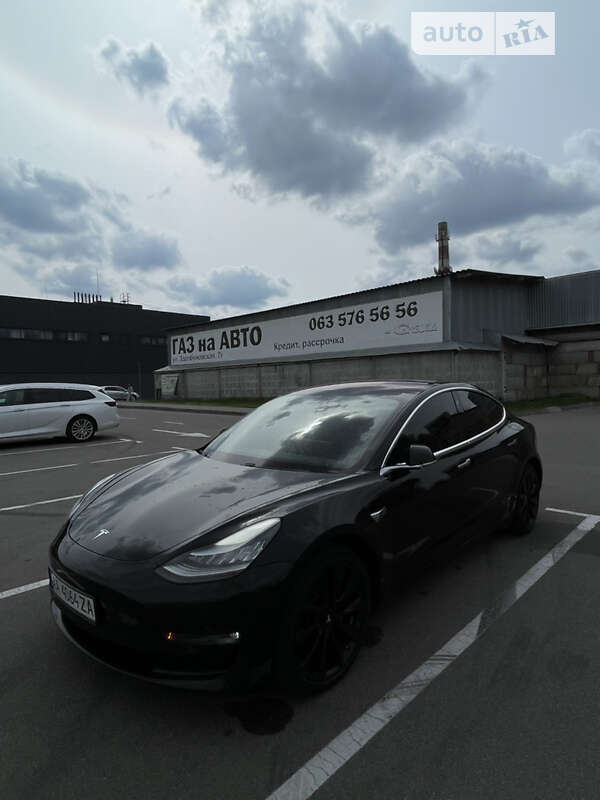 Tesla Model 3 2019