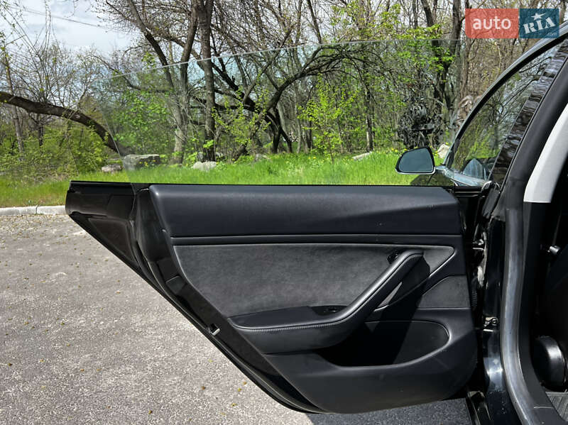 Седан Tesla Model 3 2019 в Запорожье
