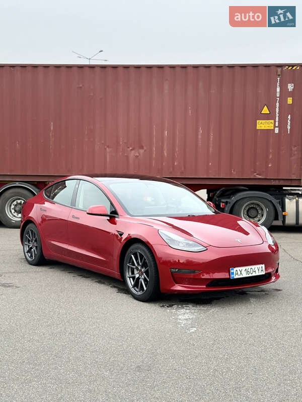 Tesla Model 3 2021