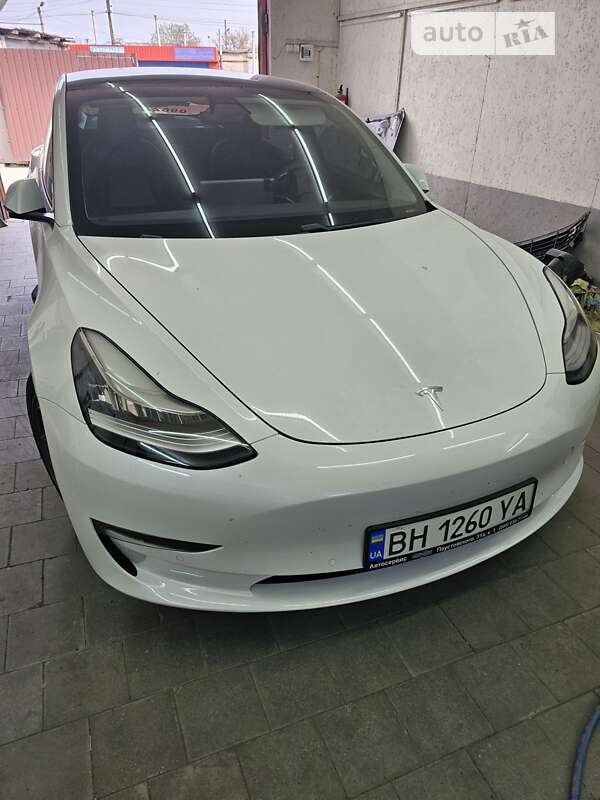 Седан Tesla Model 3 2020 в Одесі