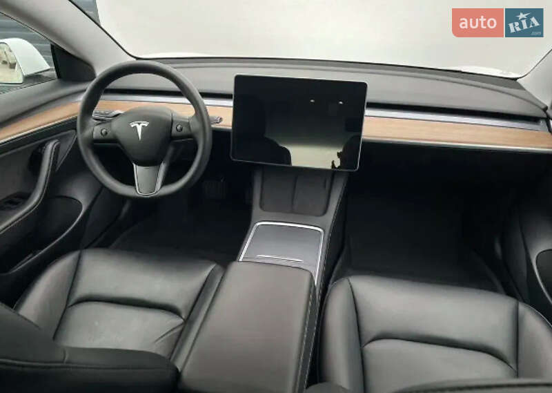 Седан Tesla Model 3 2021 в Києві
