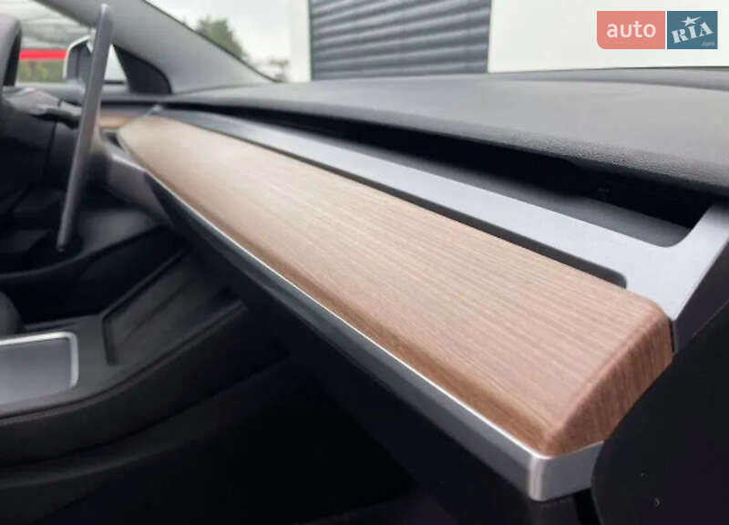 Седан Tesla Model 3 2021 в Києві