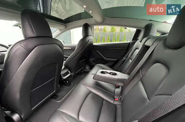 Седан Tesla Model 3 2021 в 