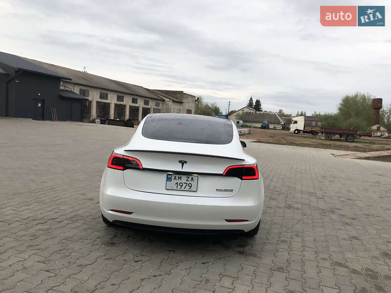 Седан Tesla Model 3 2019 в Хорошеве