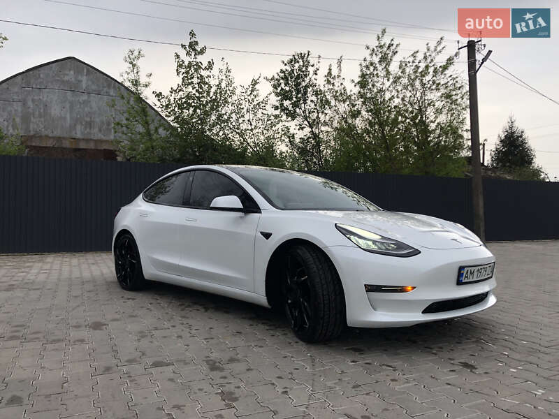 Седан Tesla Model 3 2019 в Хорошеве