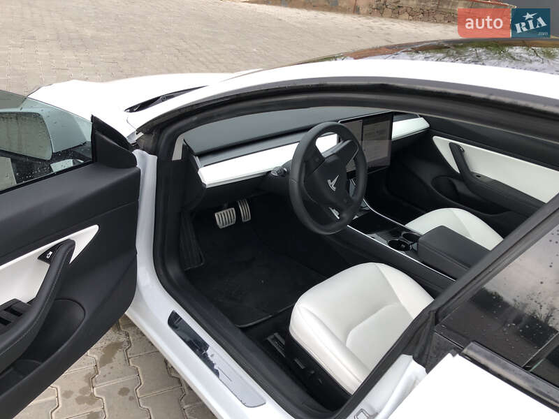 Седан Tesla Model 3 2019 в Хорошеве