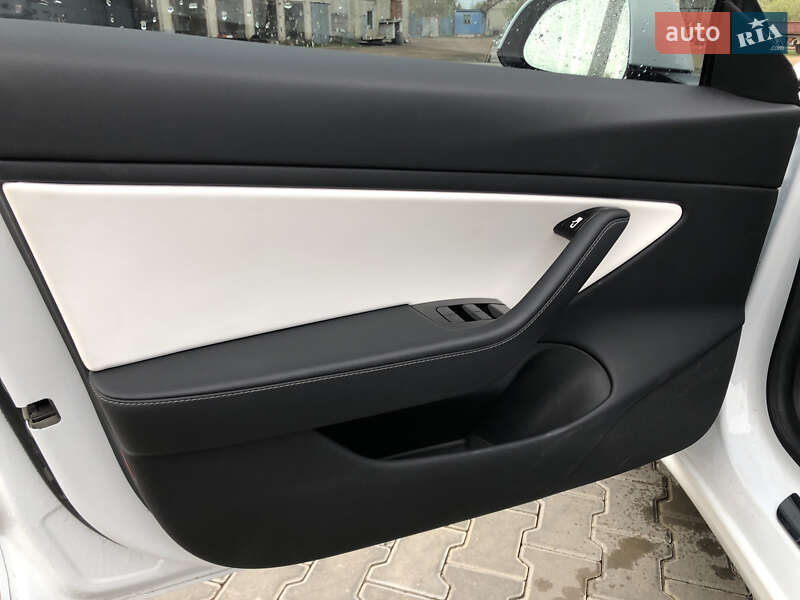 Седан Tesla Model 3 2019 в Хорошеве