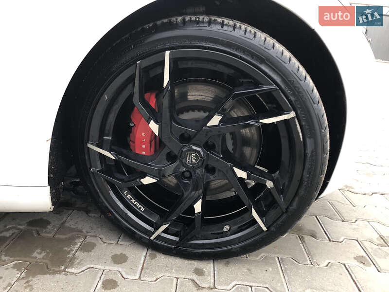 Седан Tesla Model 3 2019 в Хорошеве