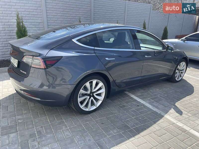 Седан Tesla Model 3 2019 в Харкові