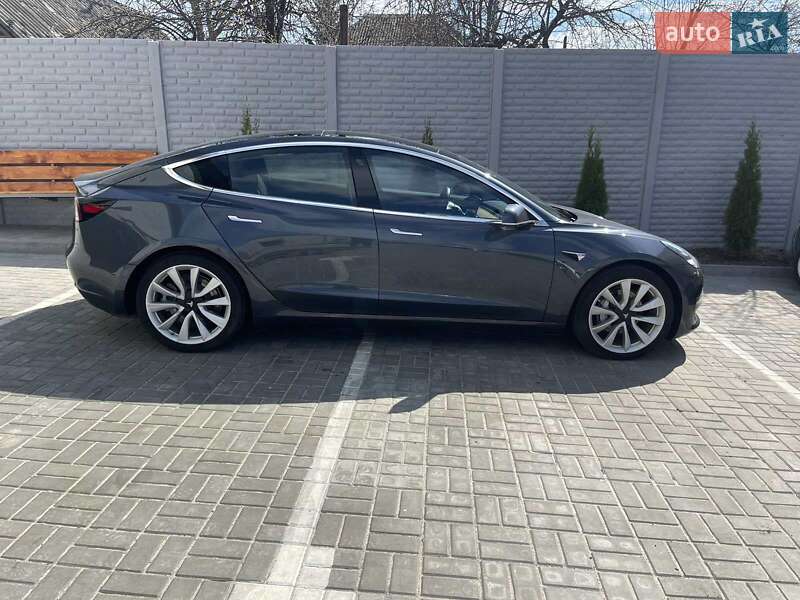 Седан Tesla Model 3 2019 в Харкові