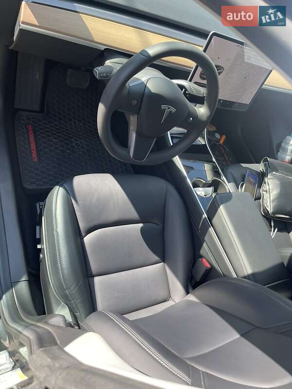 Седан Tesla Model 3 2019 в Харкові