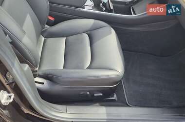 Седан Tesla Model 3 2018 в Львове