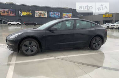 Седан Tesla Model 3 2021 в Киеве