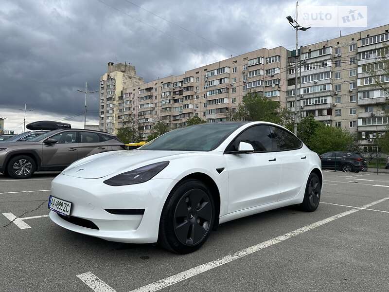 Седан Tesla Model 3 2022 в Києві