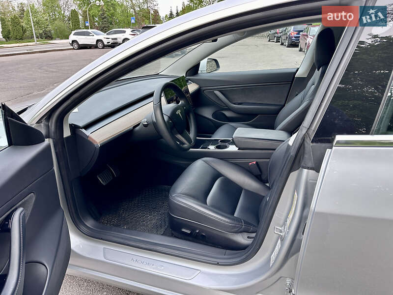 Седан Tesla Model 3 2018 в Києві