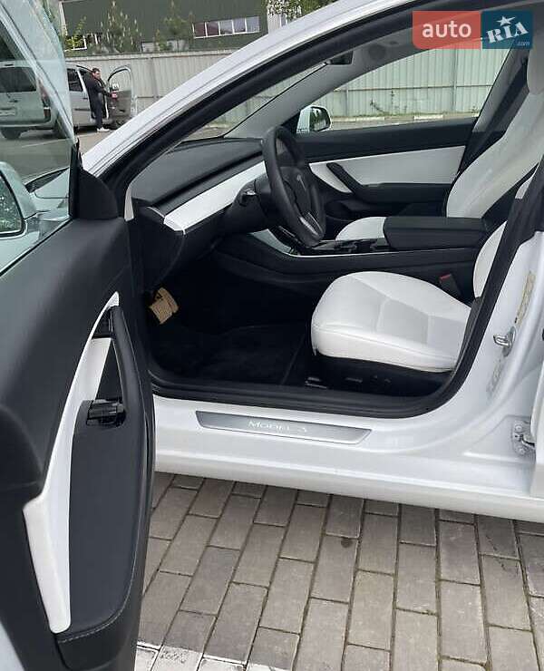 Седан Tesla Model 3 2020 в Киеве фото 23 Седан Tesla Model 3 2020 в Киеве