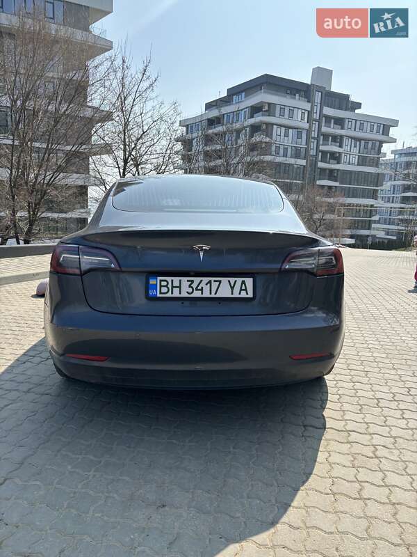 Седан Tesla Model 3 2018 в Одесі