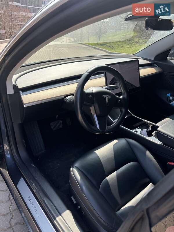 Седан Tesla Model 3 2018 в Одесі