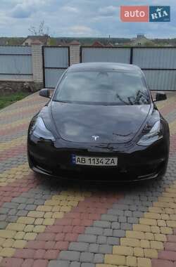 Седан Tesla Model 3 2021 в Виннице