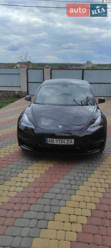 Седан Tesla Model 3 2021 в Виннице