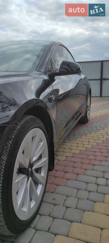 Седан Tesla Model 3 2021 в Виннице