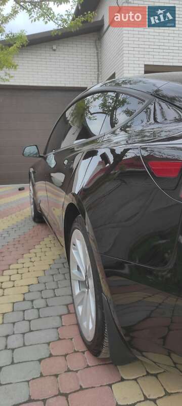 Седан Tesla Model 3 2021 в Виннице