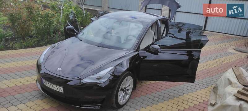 Седан Tesla Model 3 2021 в Виннице