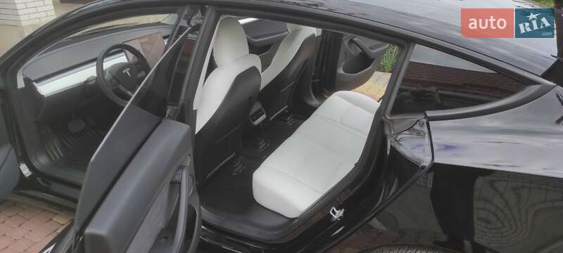 Седан Tesla Model 3 2021 в Виннице
