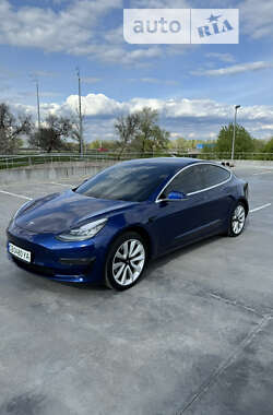 Седан Tesla Model 3 2020 в Киеве