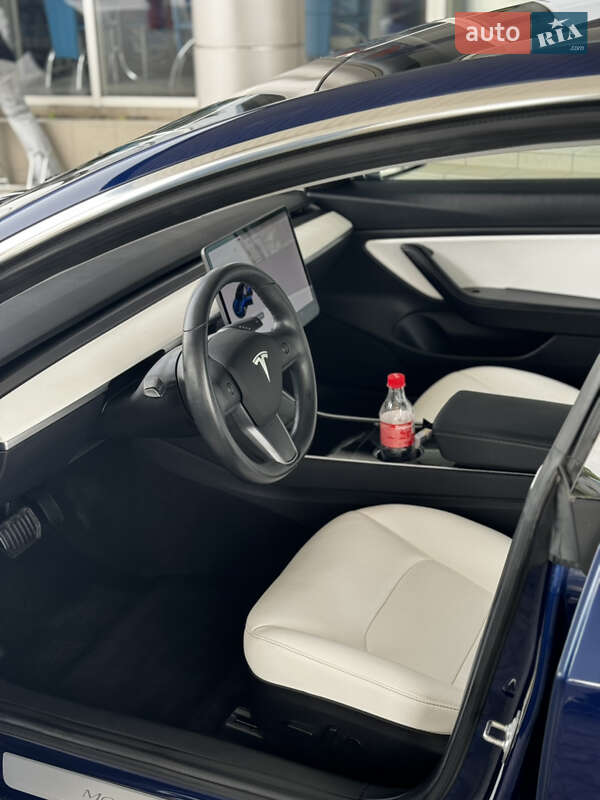 Седан Tesla Model 3 2018 в Днепре