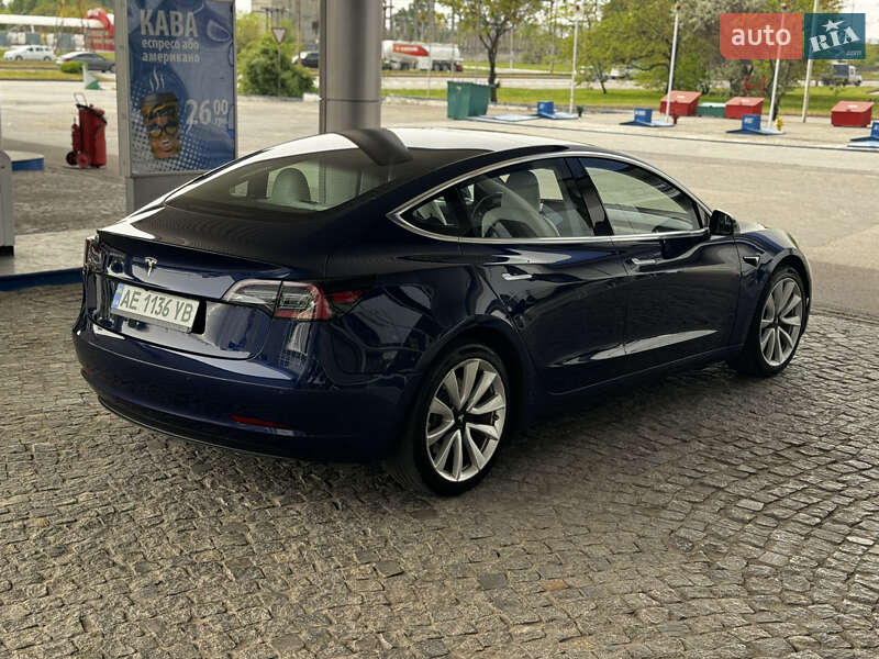 Седан Tesla Model 3 2018 в Днепре