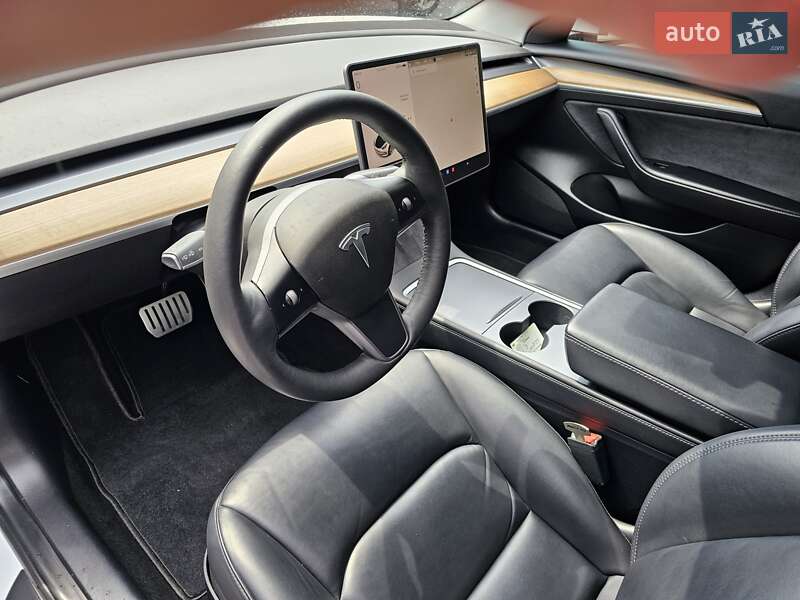 Седан Tesla Model 3 2021 в Коломиї