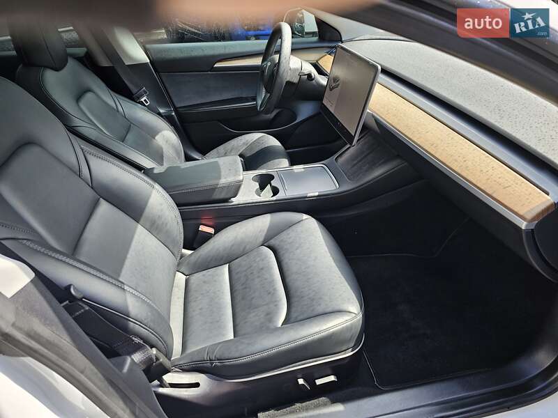 Седан Tesla Model 3 2021 в Коломиї