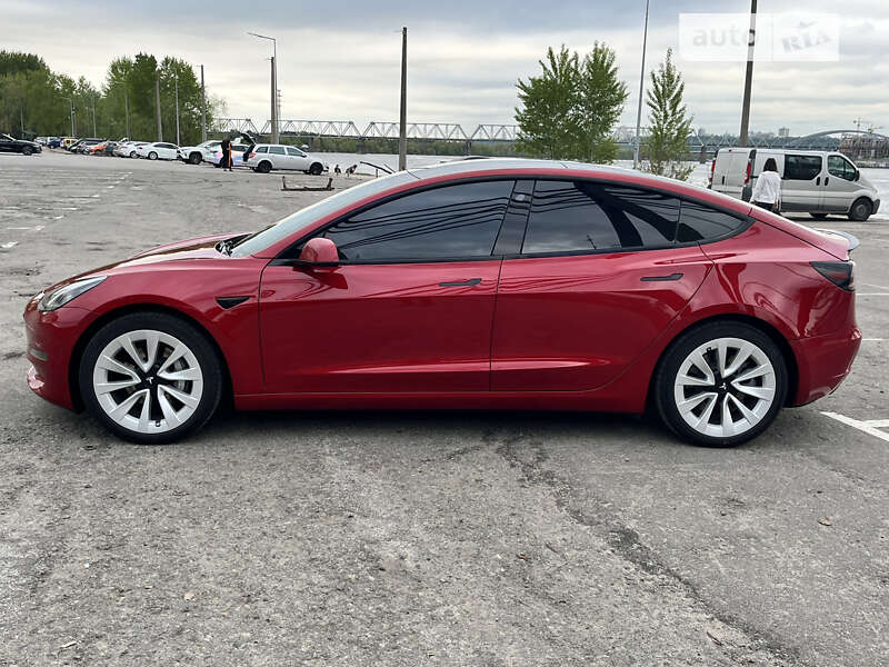 Седан Tesla Model 3 2022 в Києві