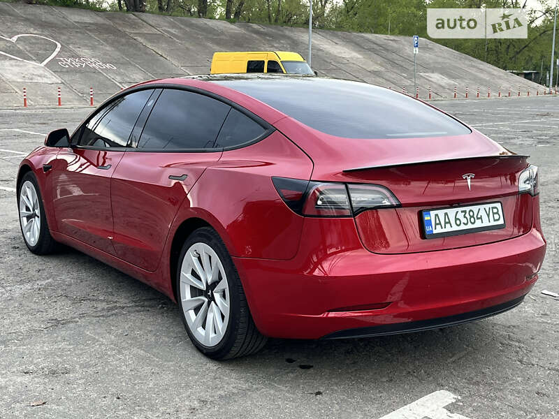 Седан Tesla Model 3 2022 в Києві