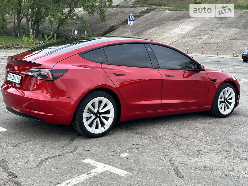 Седан Tesla Model 3 2022 в Києві