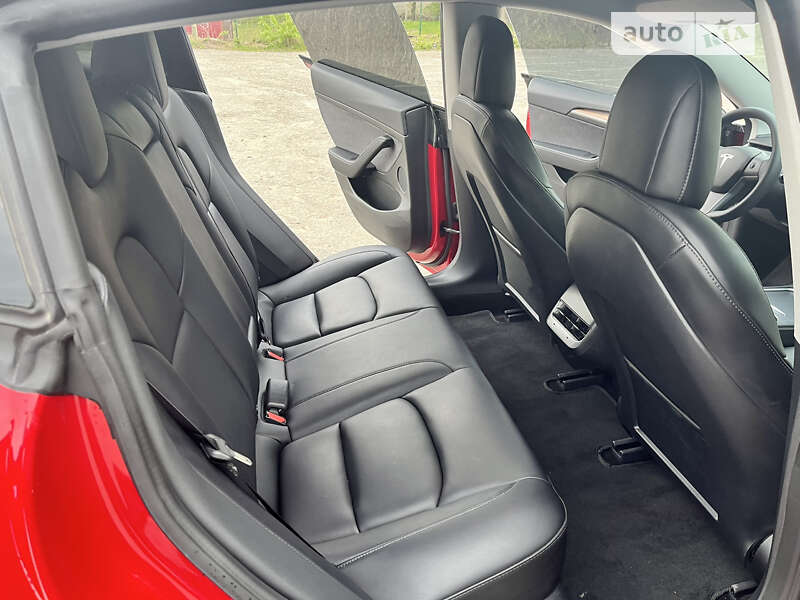 Седан Tesla Model 3 2022 в Києві