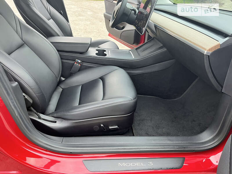 Седан Tesla Model 3 2022 в Києві