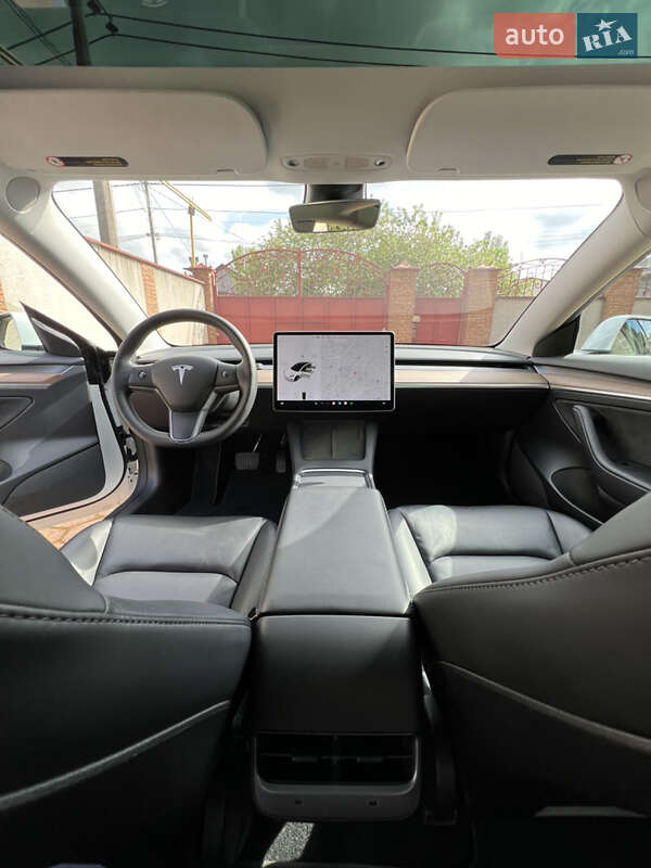 Седан Tesla Model 3 2021 в Одессе